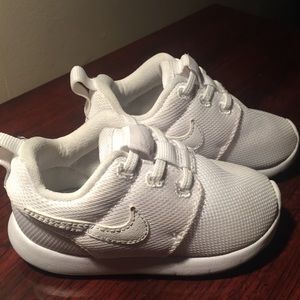 🚨PRICE IS FIRM! Grey Kids Nike’s